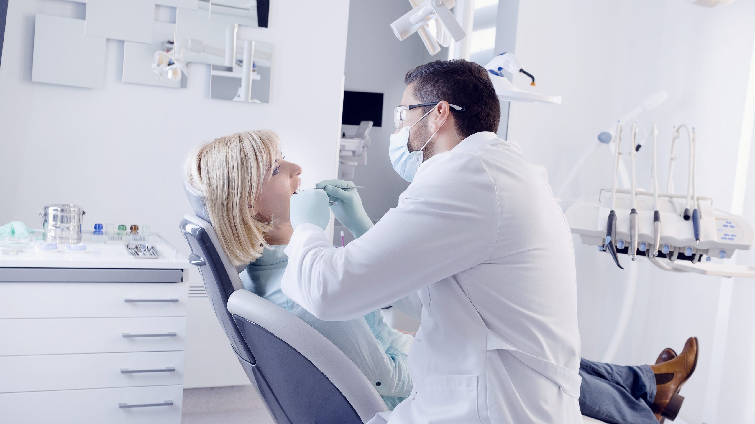 Dentist in Signal Hill, CA